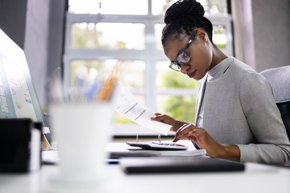 Quando fazer uma fatura? Boas práticas para cobrar clientes com mais organização